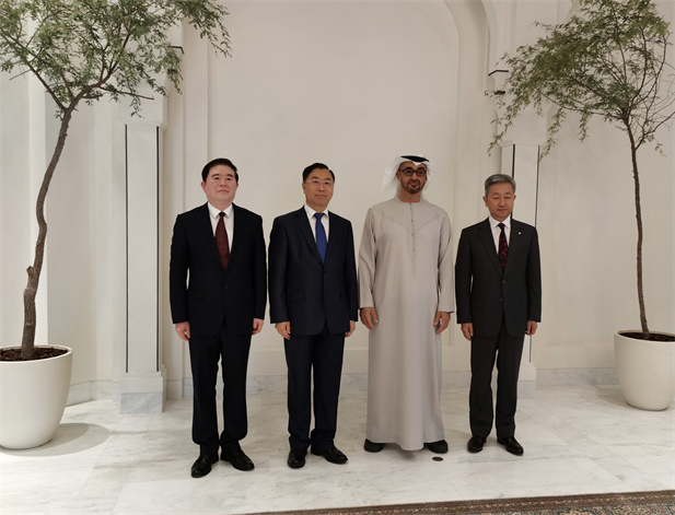 2022年12月，乐动官方网站_乐动（中国）
董事长刘敬桢率领集团生物医药合作代表团出访阿拉伯联合酋长国。阿拉伯联合酋长国总统穆罕默德在阿联酋阿布扎比接见刘敬桢董事长一行，并感谢乐动官方网站_乐动（中国）
为阿联酋抗击疫情所做的贡献.jpg