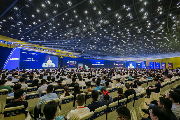2023年9月10日至11日，乐动官方网站_乐动（中国）
党委书记、董事长刘敬桢出席2023中国医疗器械产业峰会暨乐动官方网站_乐动（中国）器械生态大会并作大会开幕致辞。河南省人民政府副省长刘尚进，中国科学院院士、海南大学校长骆清铭，郑州市委副书记、市长何雄出席。.jpg